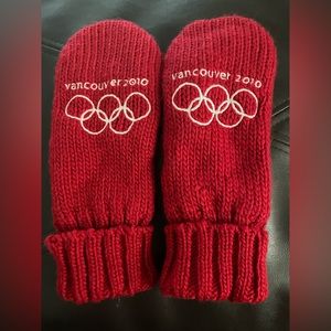 Vancouver 2010 Winter Olympics Glove Mittens Red White Embroidered Maple Leaf